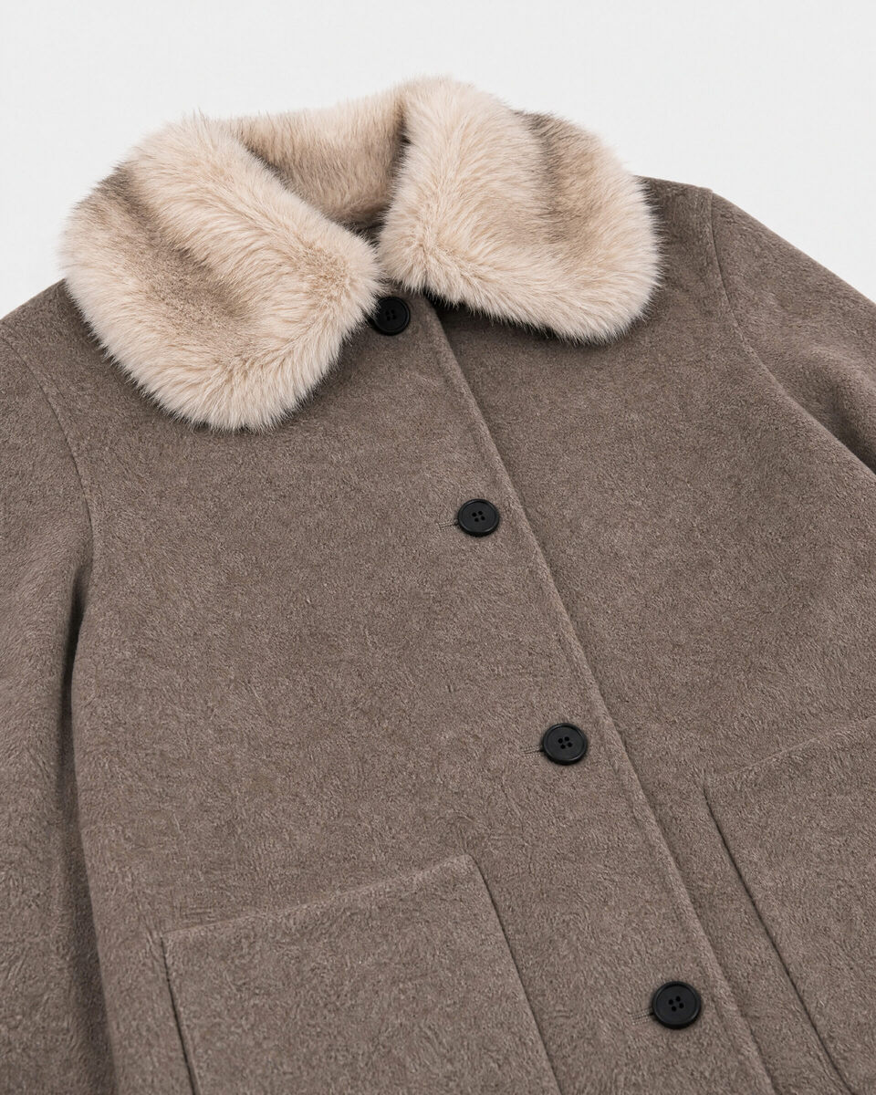 Blended wool coat with a beige faux fur collar