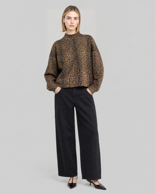 Leopard-print sweatshirt