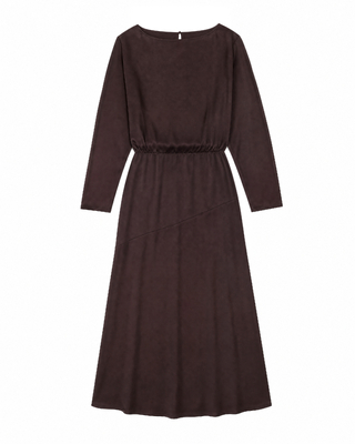 Long satin dress with a brown-gold chain