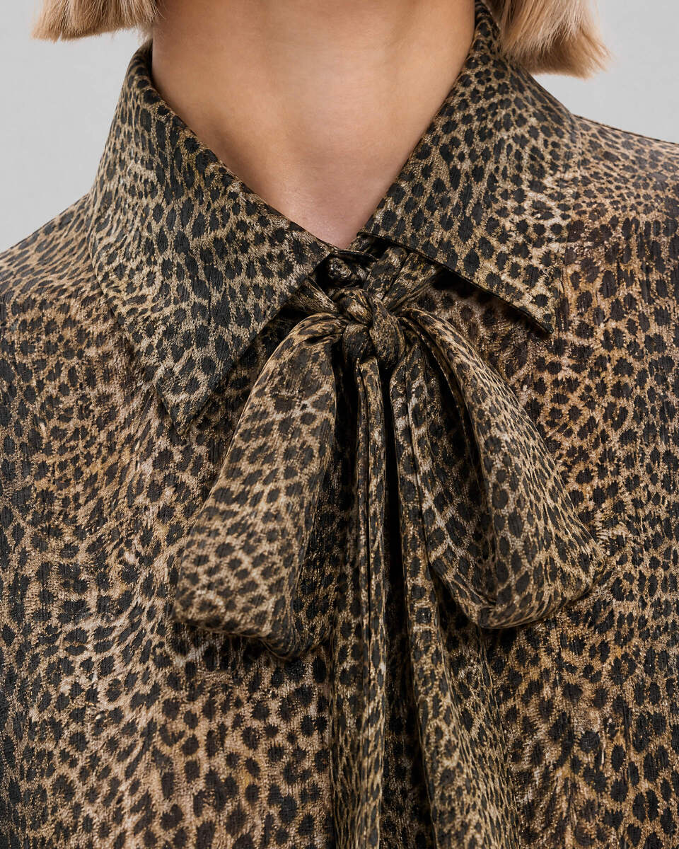 Shirt with a leopard-print cravat