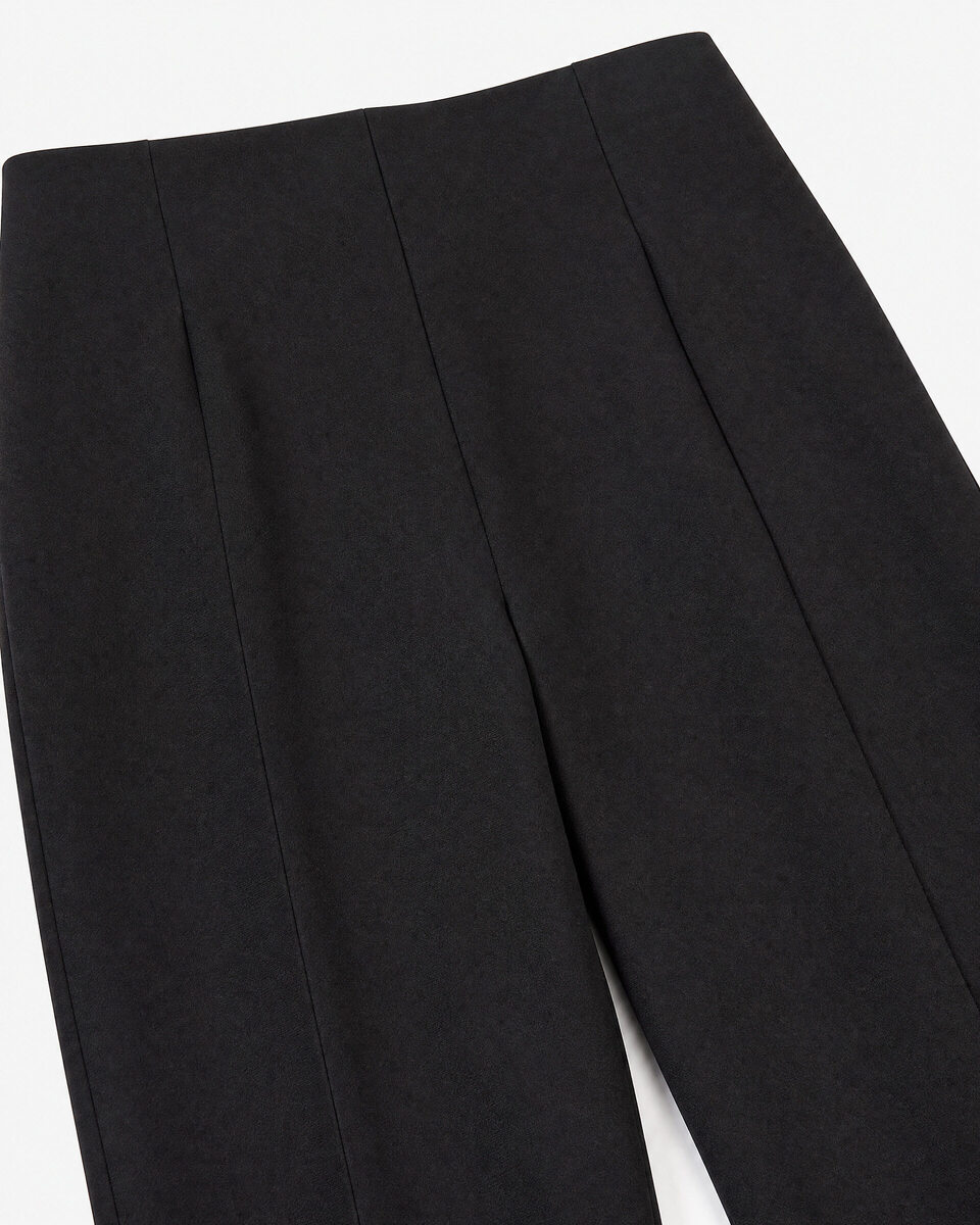 Black, fitted tailored pants made of a wool blend