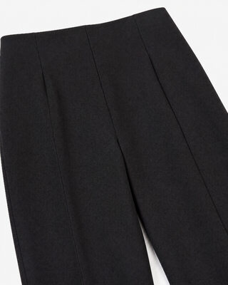 Black, fitted tailored pants made of a wool blend
