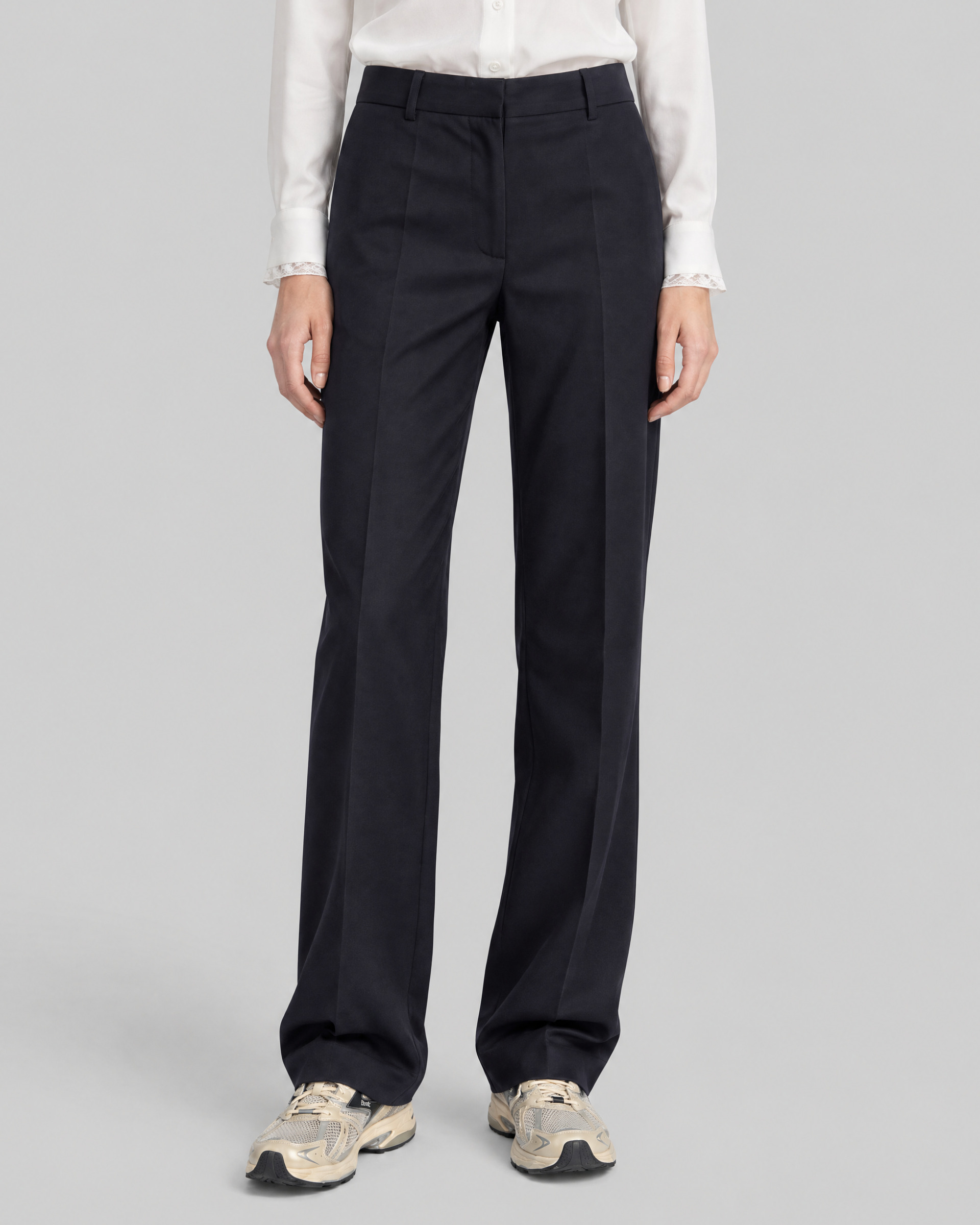 Straight-leg tailored pants in navy wool