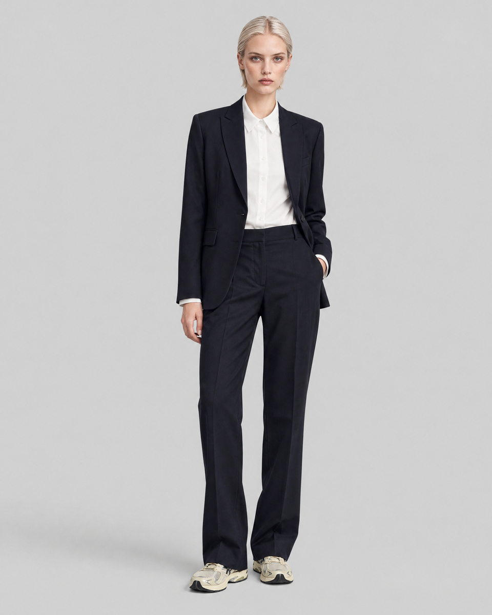 Straight-leg tailored pants in navy wool