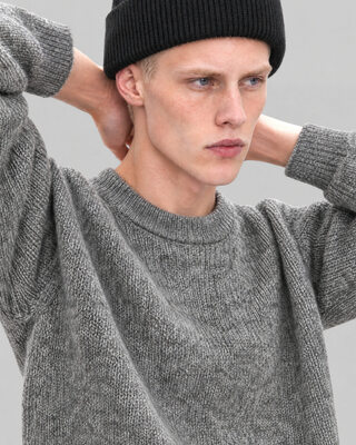 Black wool and yak hat