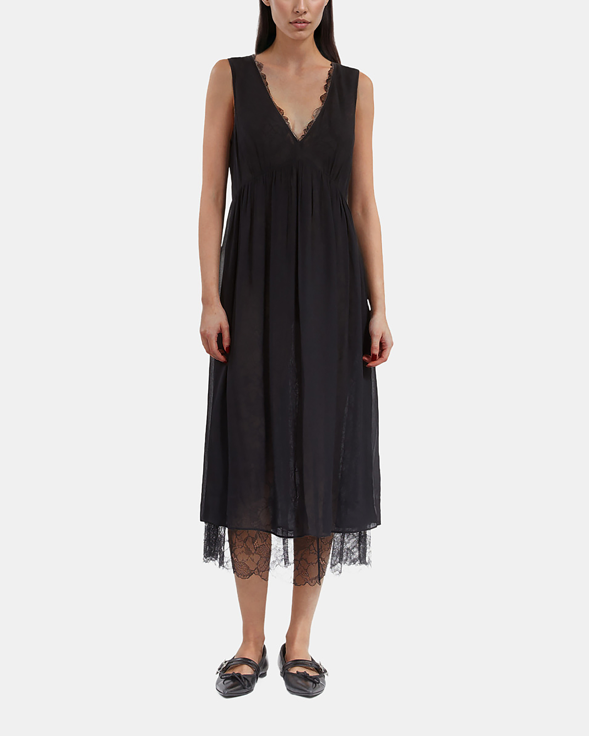 Long dress with black lace