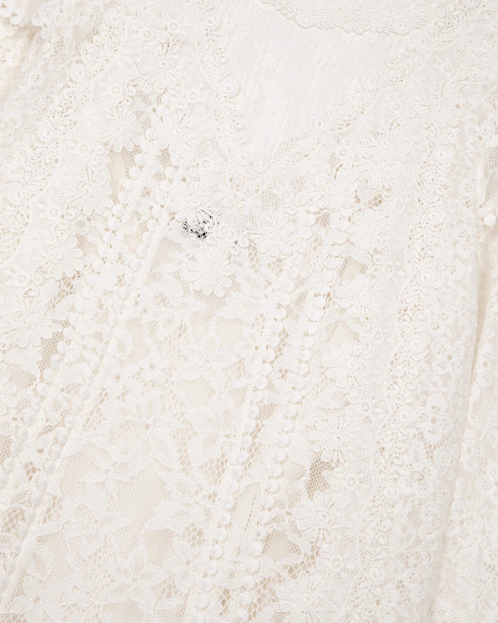 Short dress in ecru lace