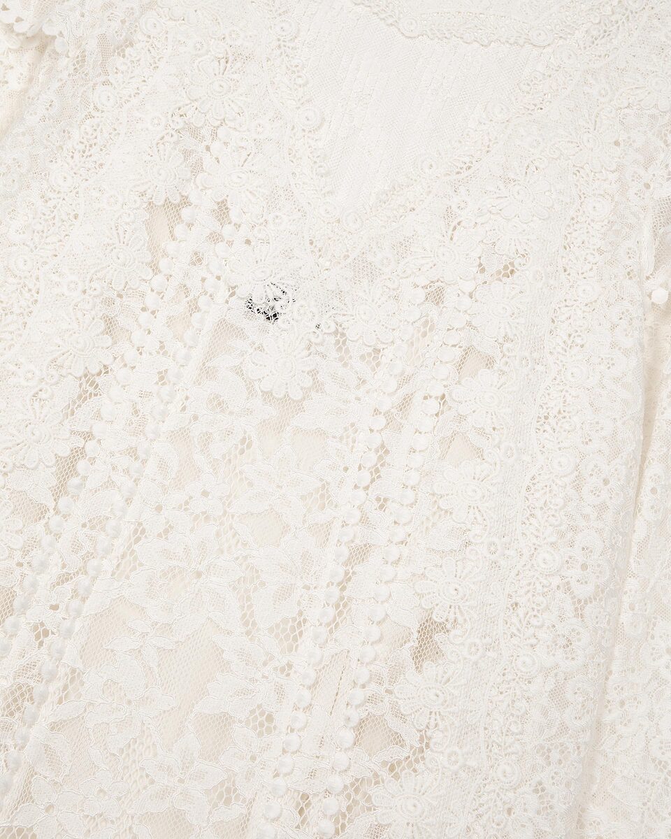 Short dress in ecru lace