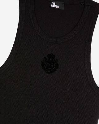 Black sleeveless long dress with crest