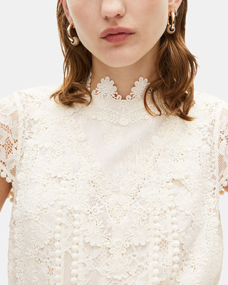 Short dress in ecru lace