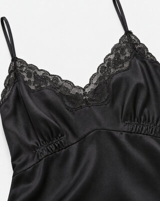 Short dress made of silk and black lace