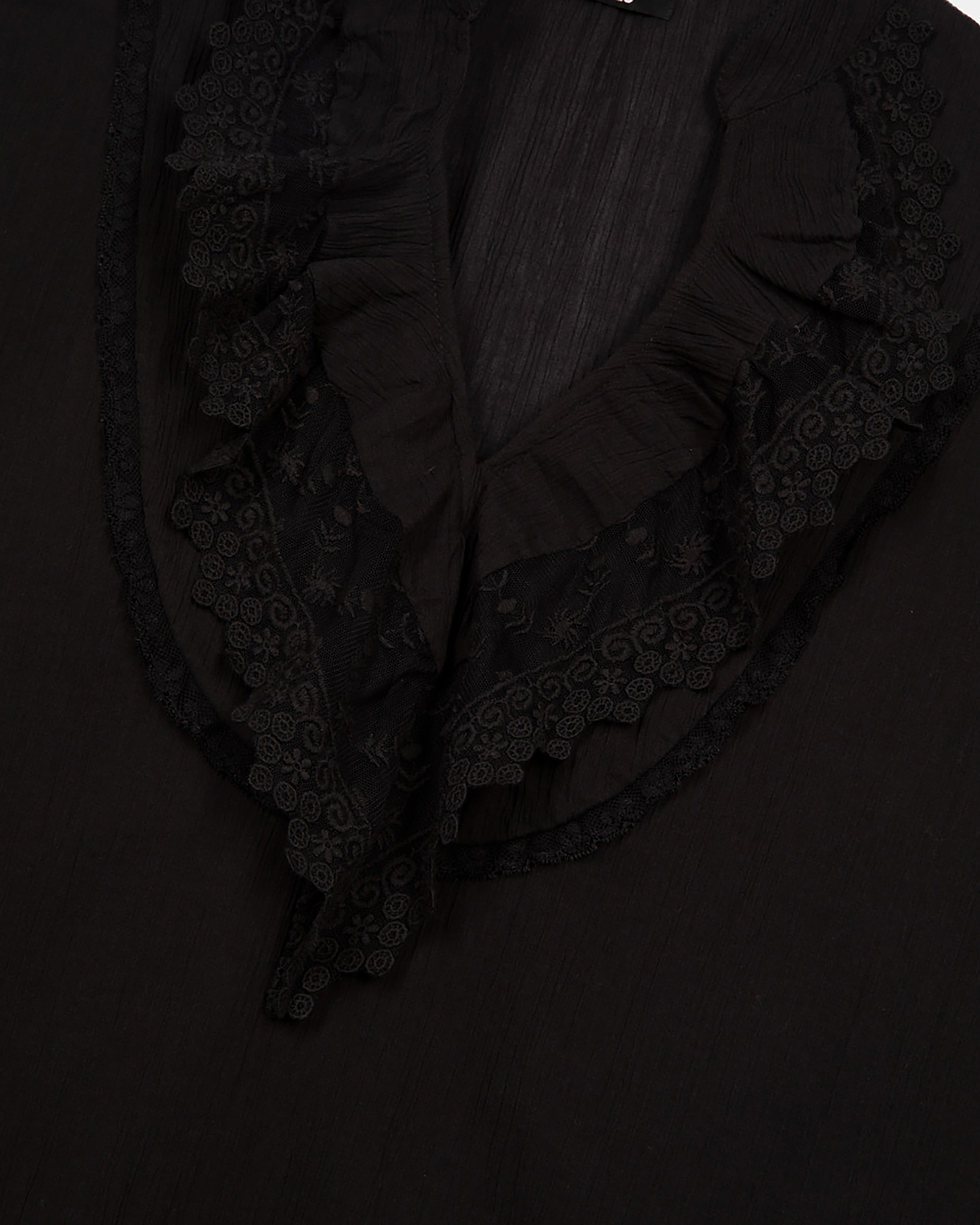Blouse with black guipure