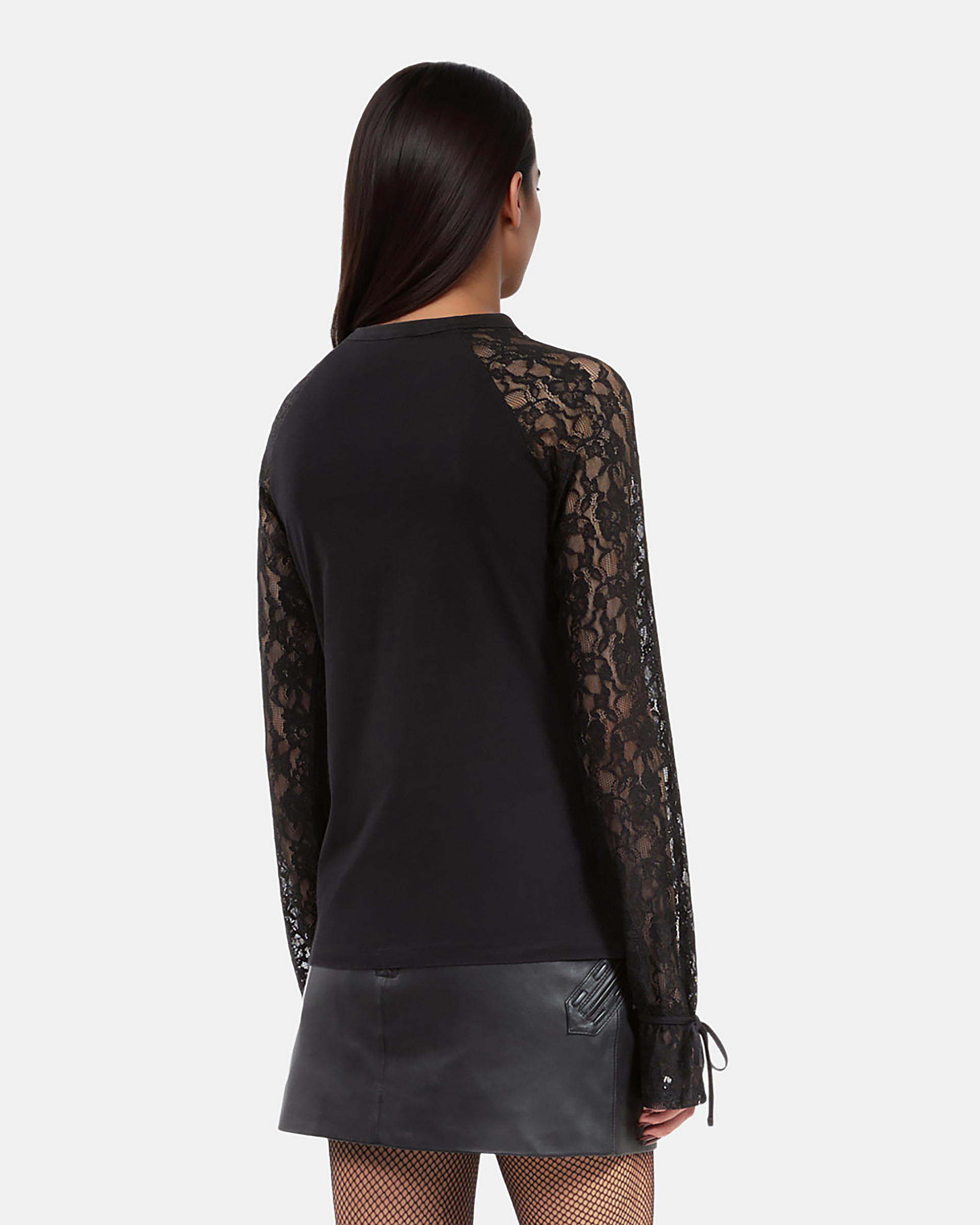 Long-sleeved black lace T-shirt