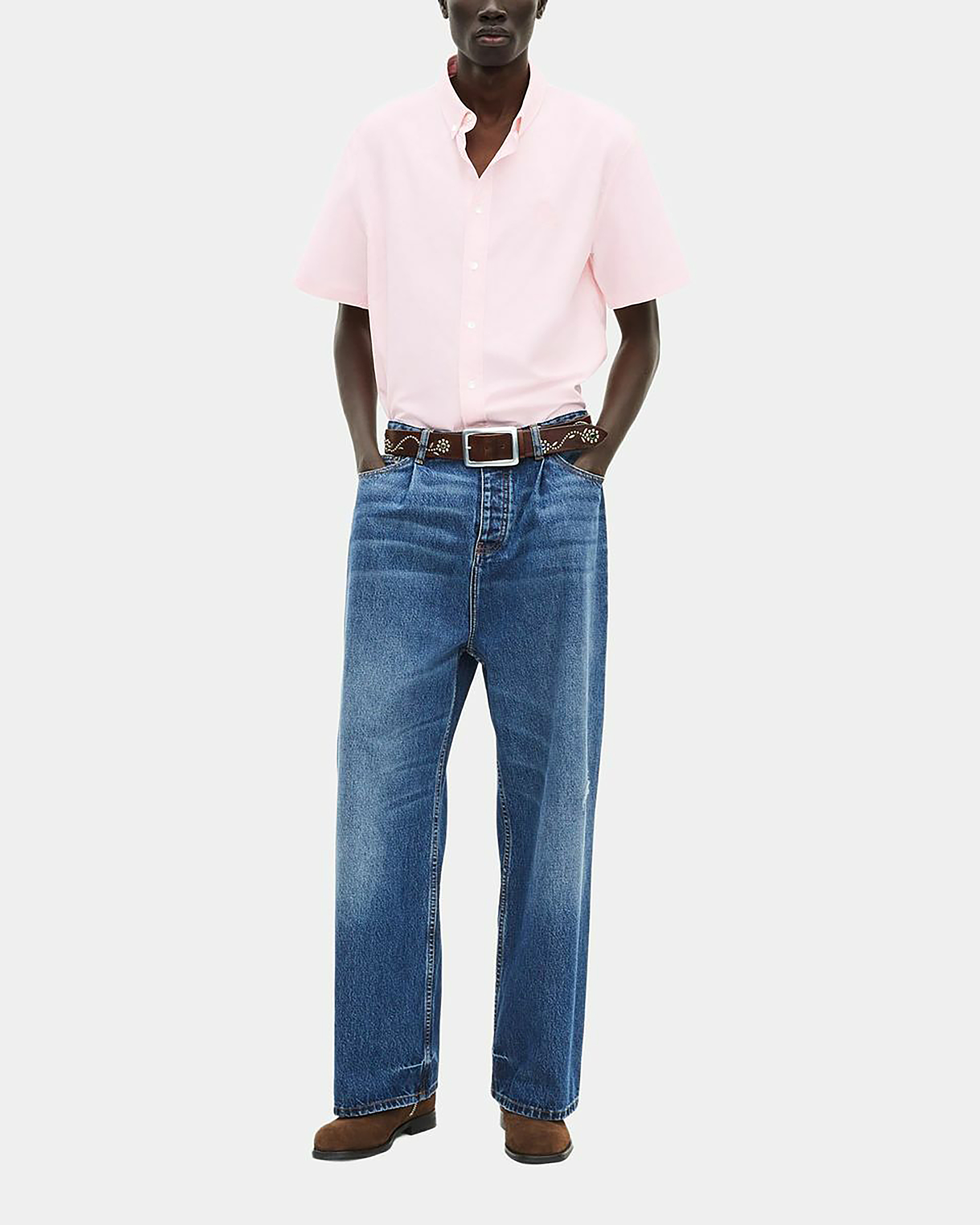 Short-sleeved shirt with pink crest