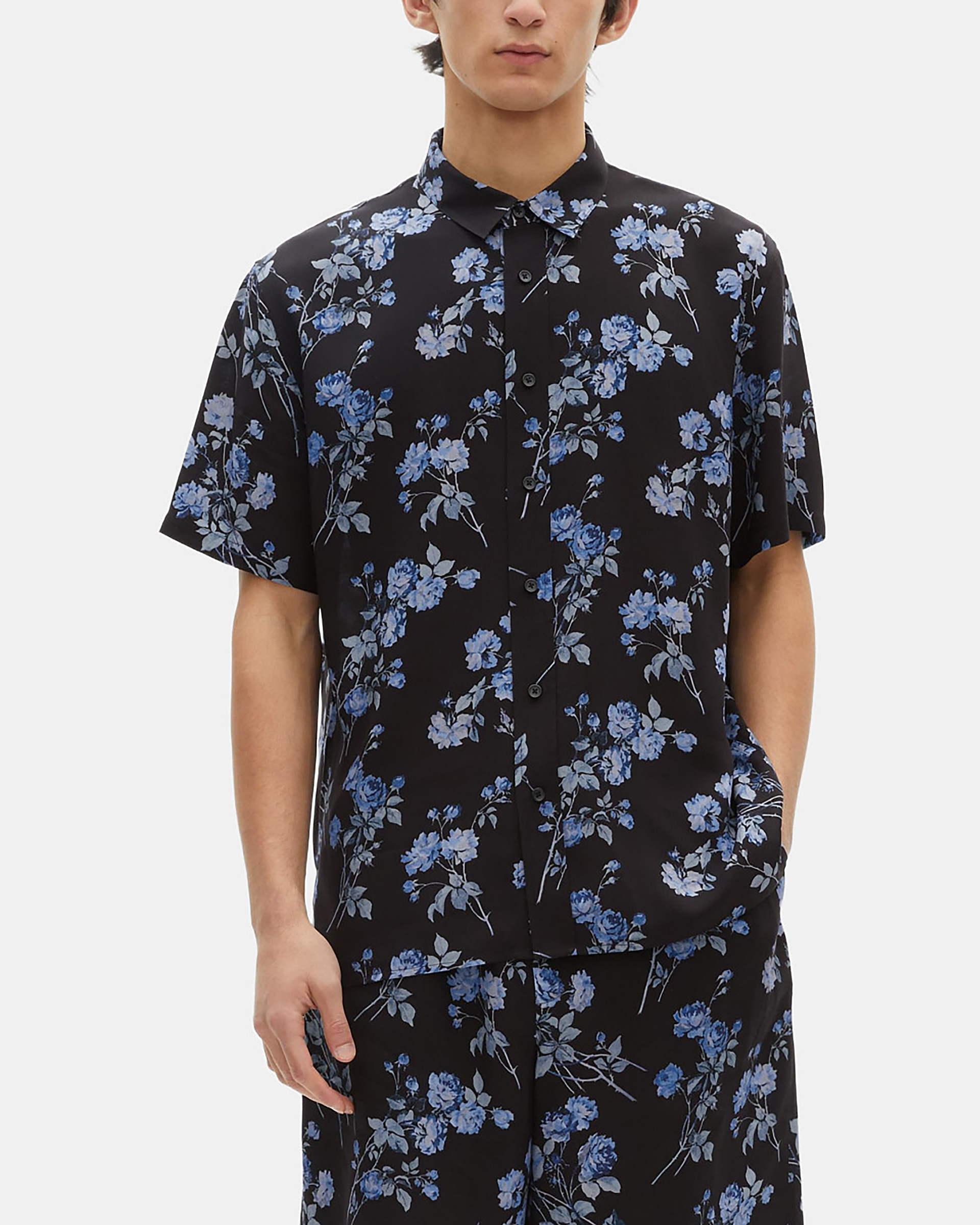 Black floral print short-sleeved shirt