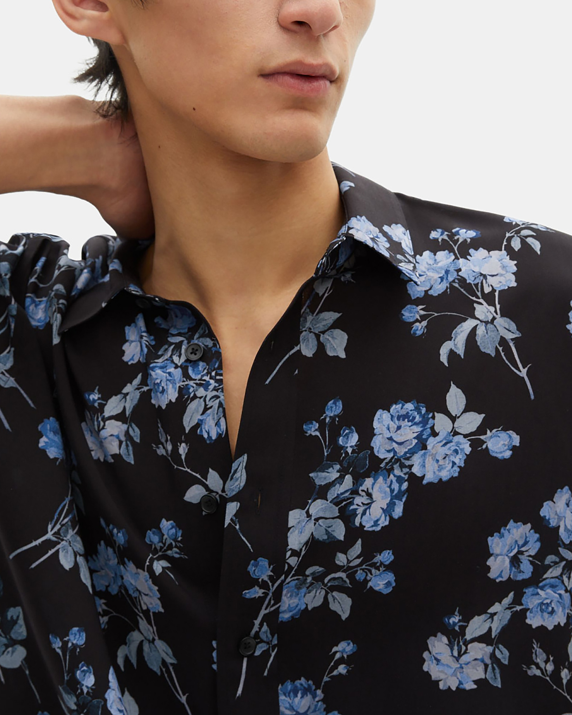 Black floral print short-sleeved shirt