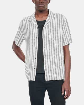 Short-sleeved printed shirt