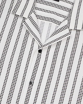 Short-sleeved printed shirt