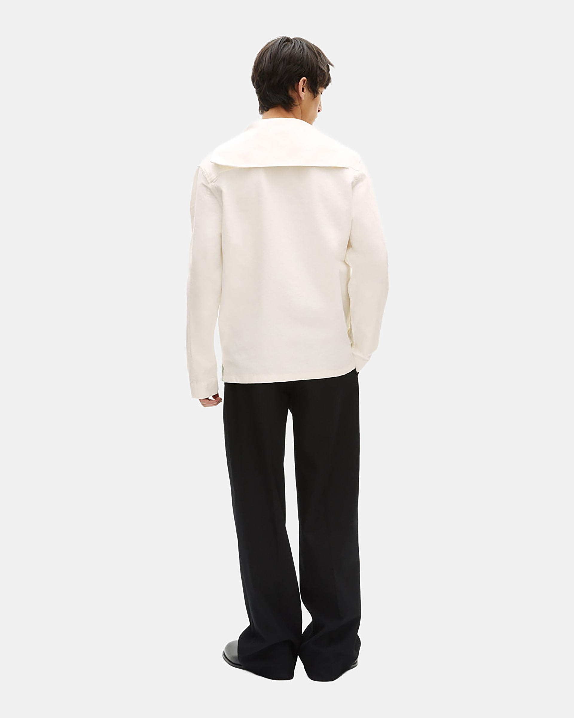 Ecru shirt with pea collar