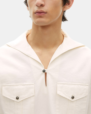 Ecru shirt with pea collar