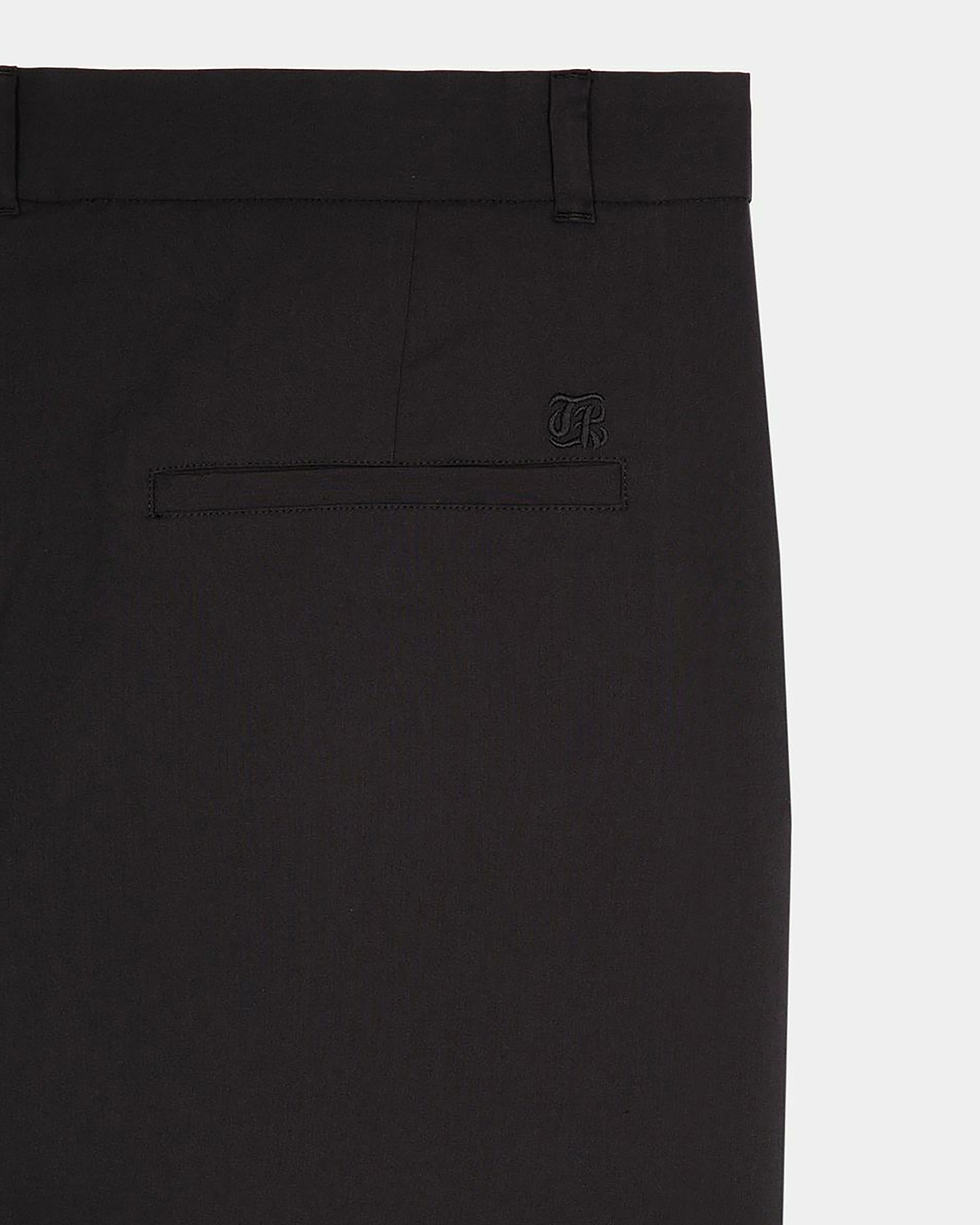 Black pegged pants