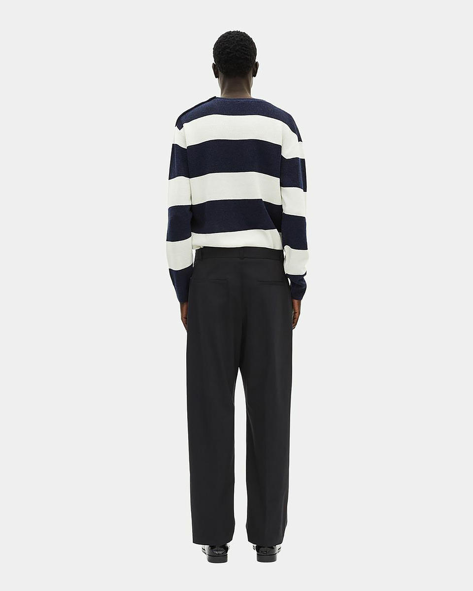 Black pegged pants