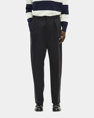 Black pegged pants