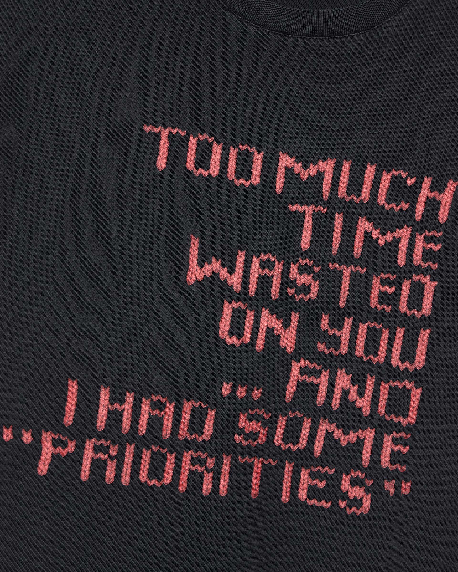 T-shirt with black knit effect screen printing