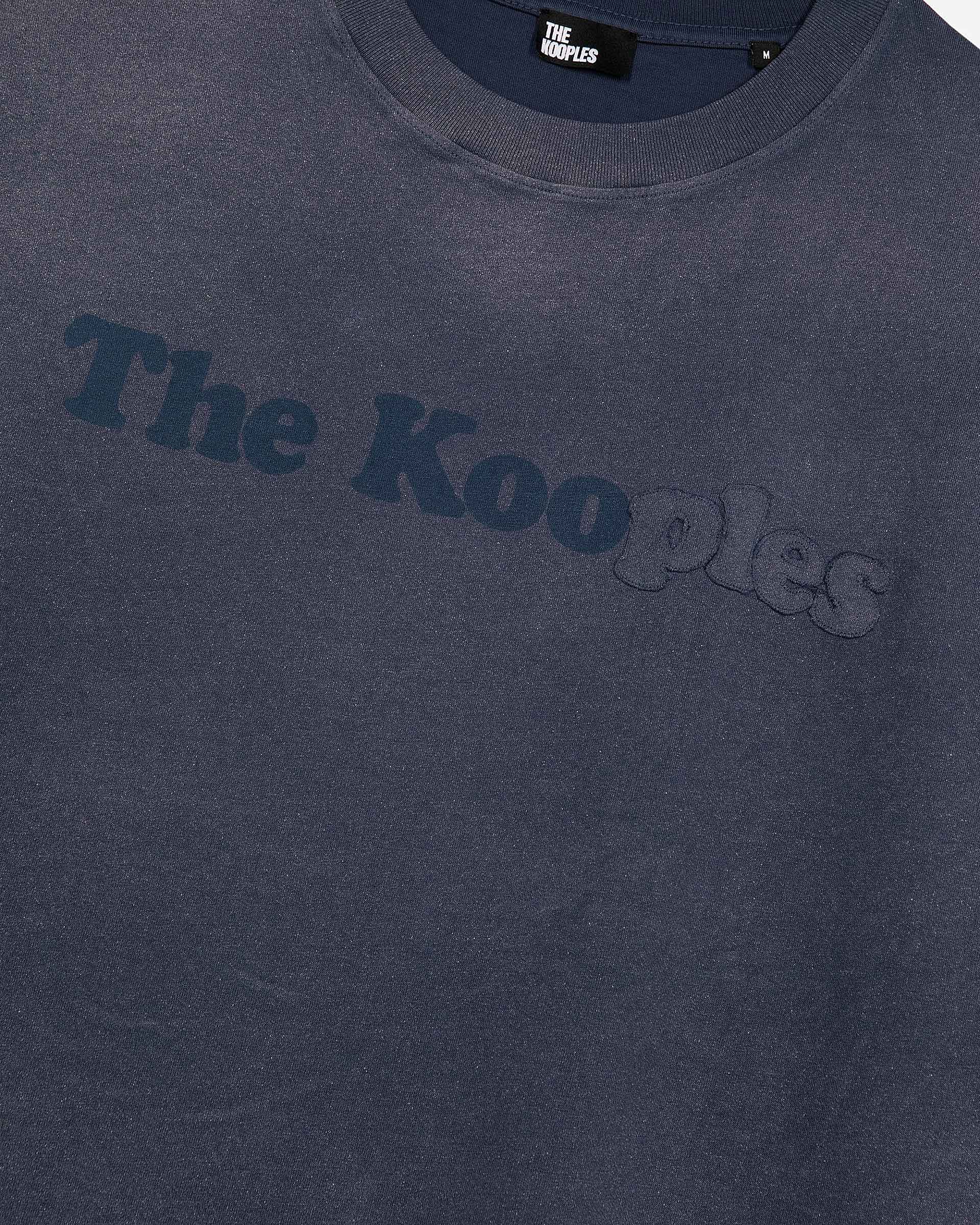 T-shirt with navy logo