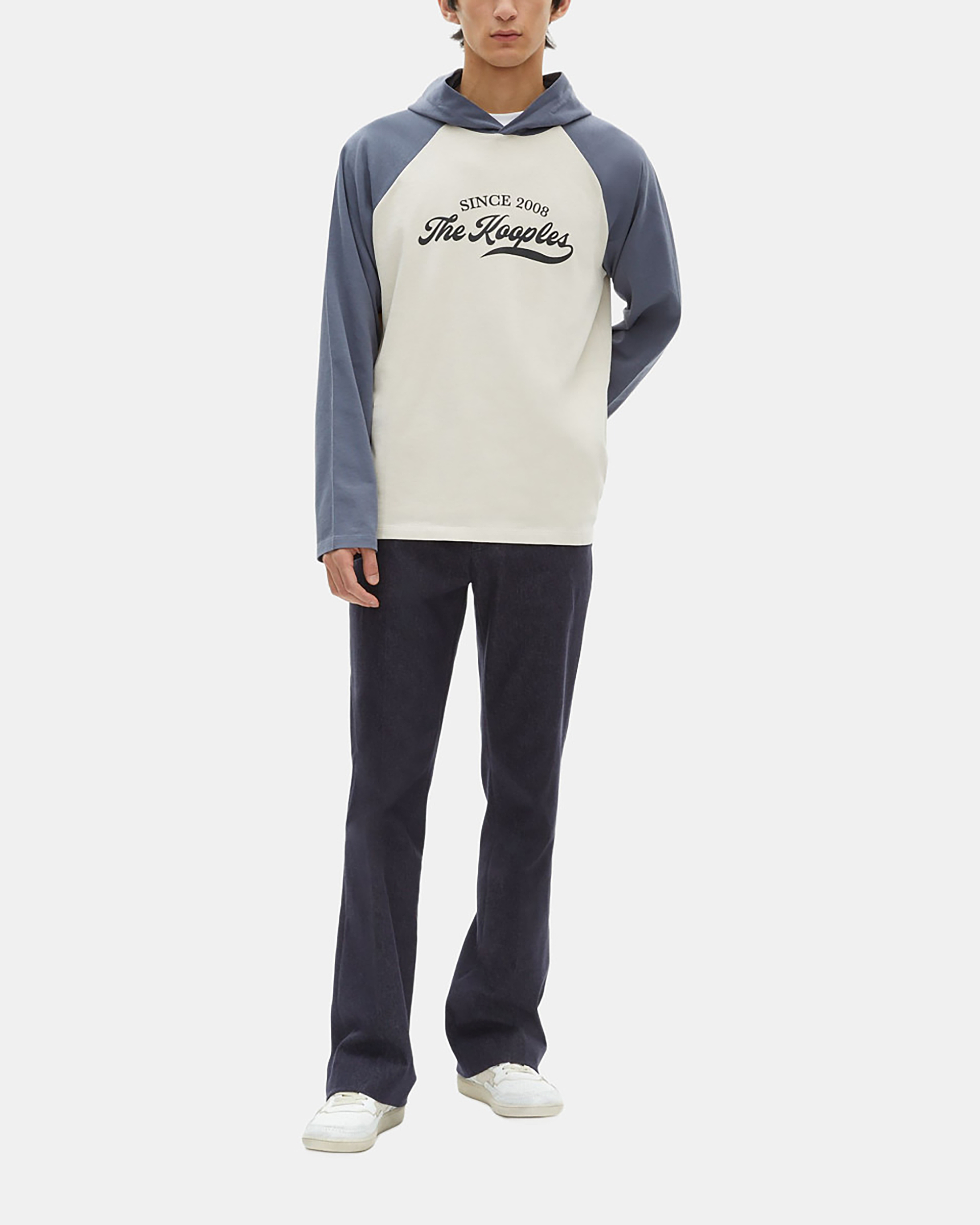 Long-sleeved T-shirt with beige logo