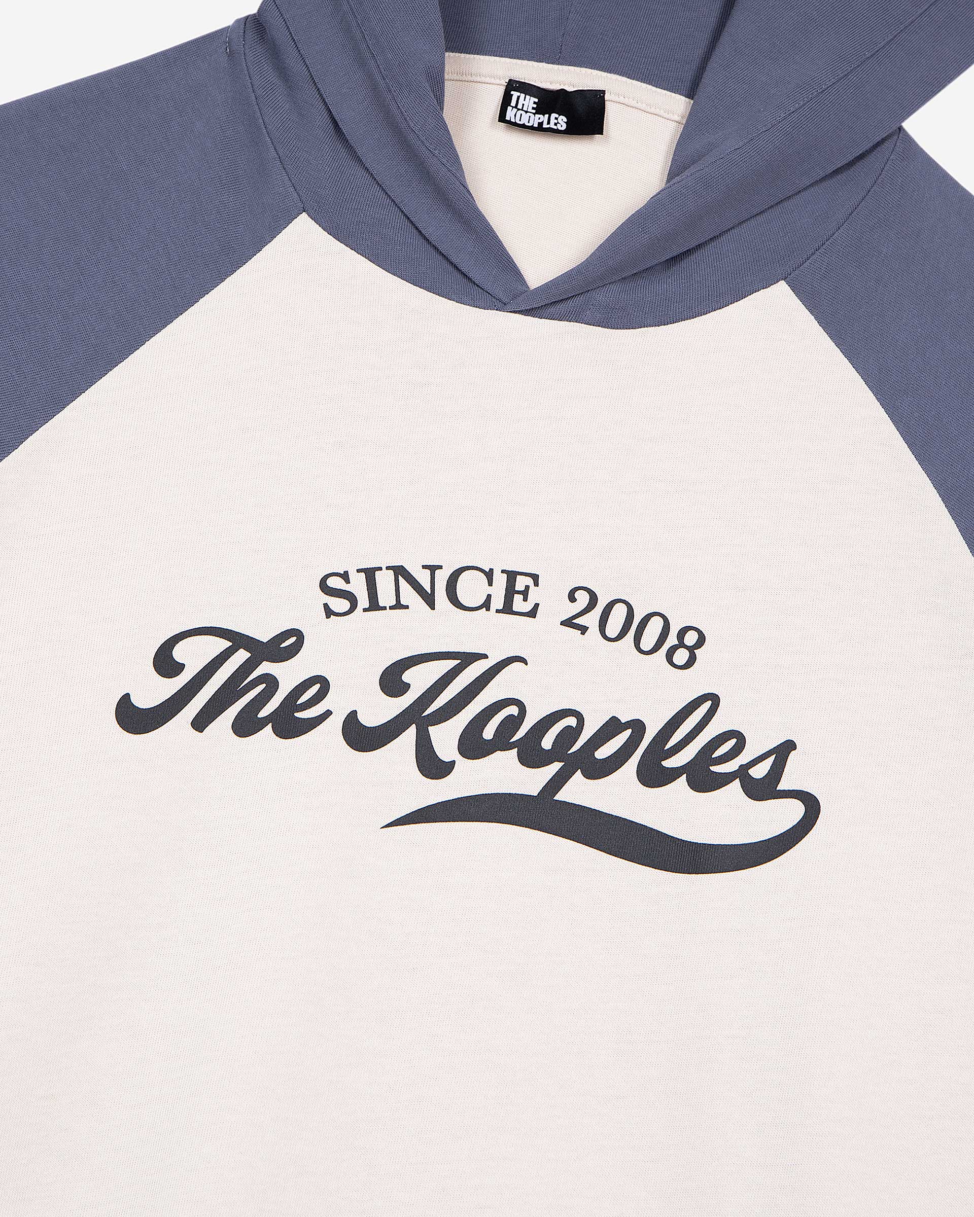 Long-sleeved T-shirt with beige logo