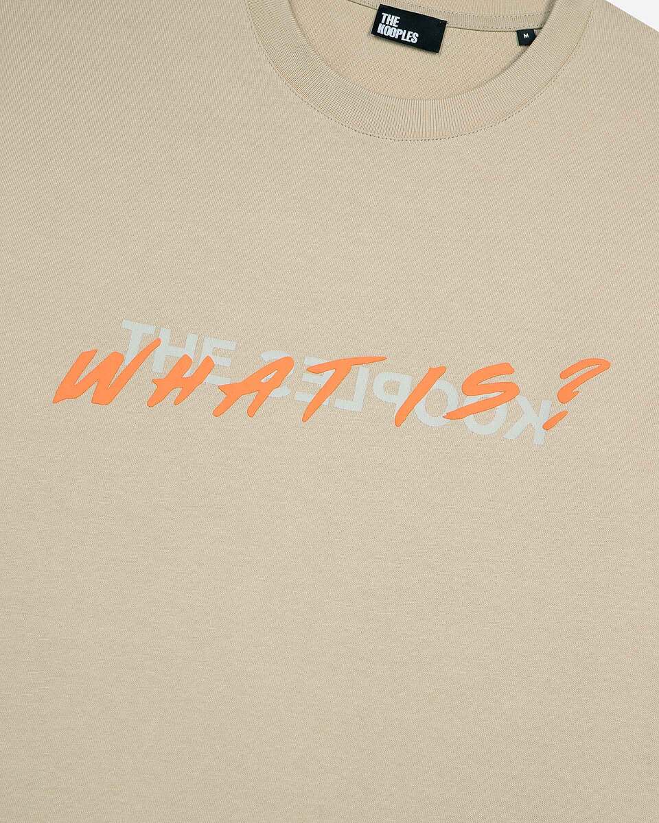 What is beige T-shirt