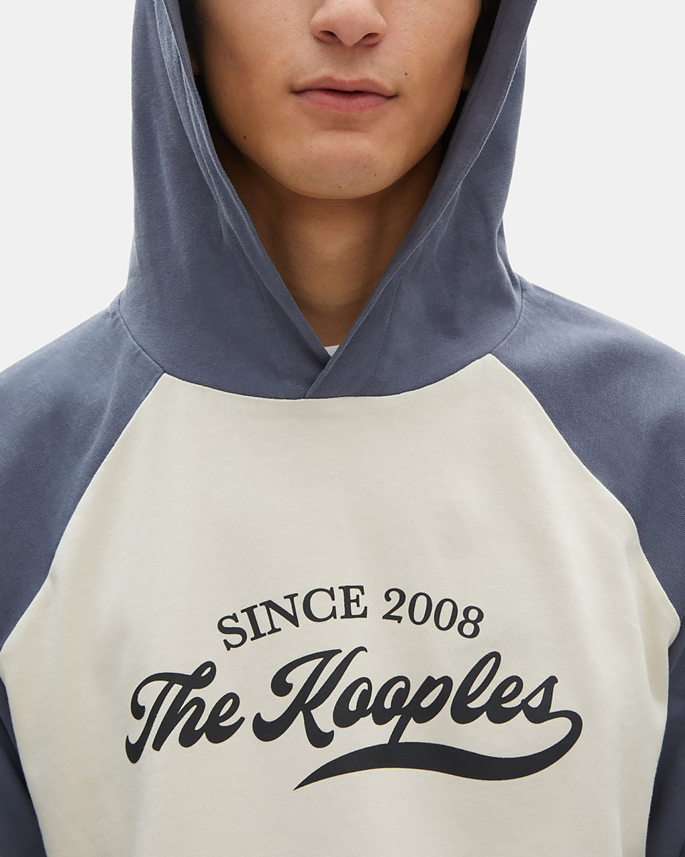 Long-sleeved T-shirt with beige logo