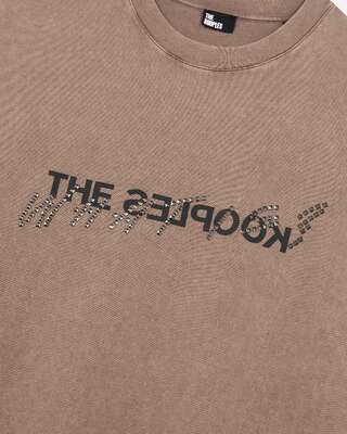 What is light brown T-shirt