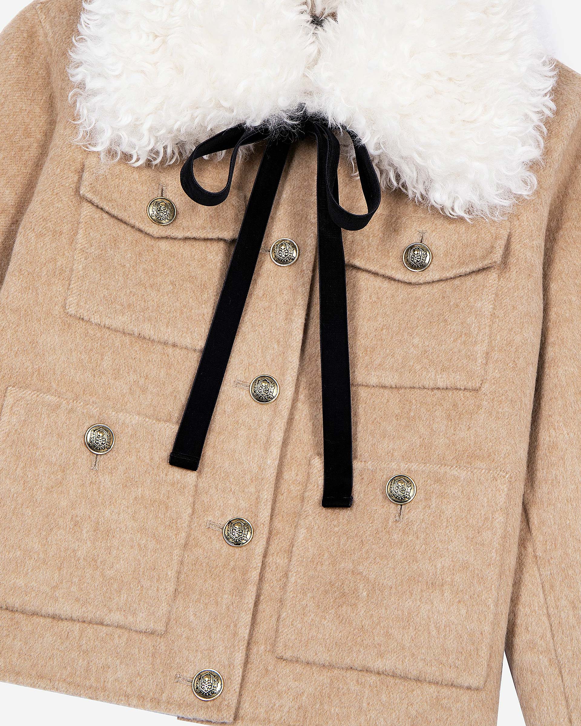 Short wool jacket with beige sherpa collar