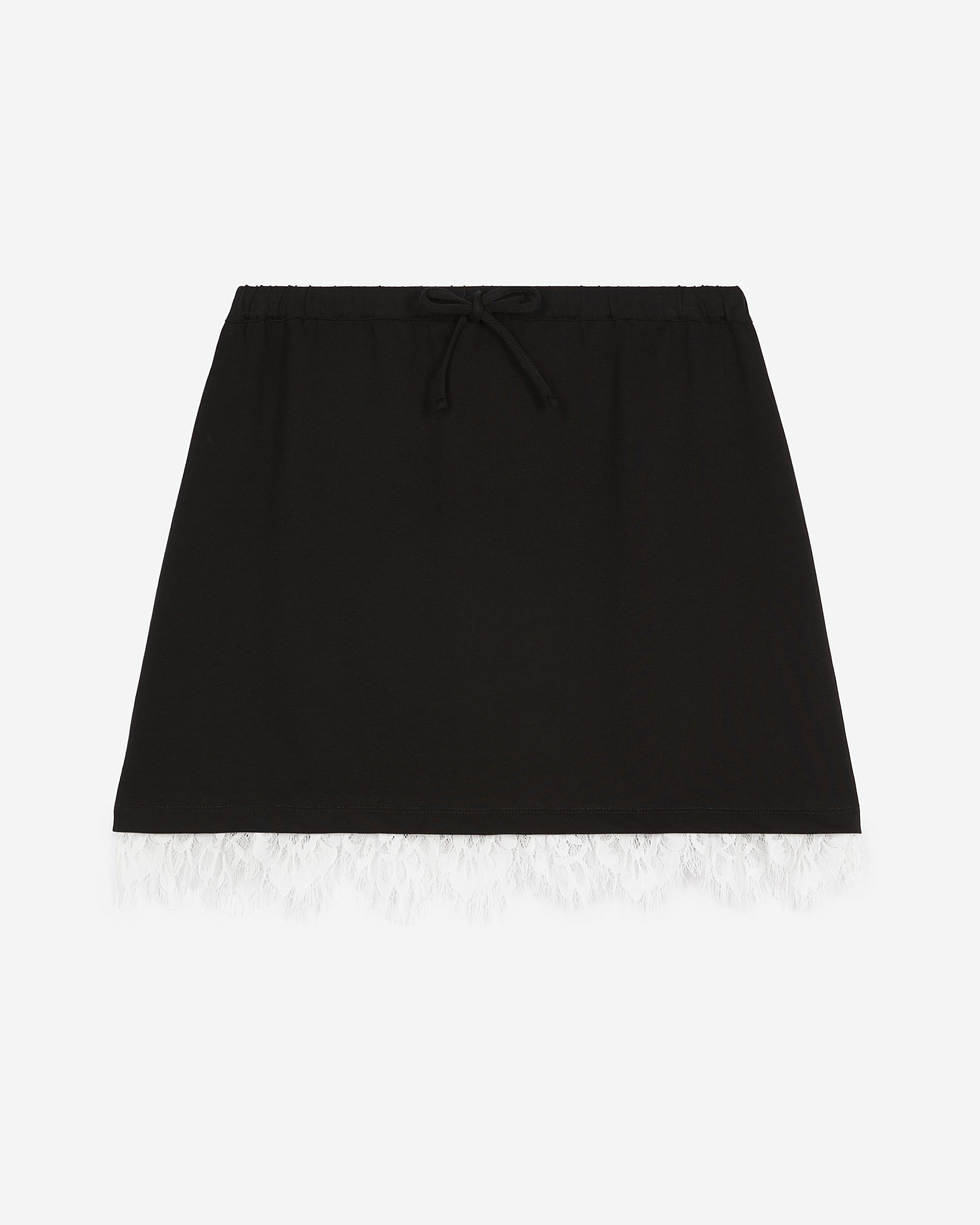 Short skirt with black lace