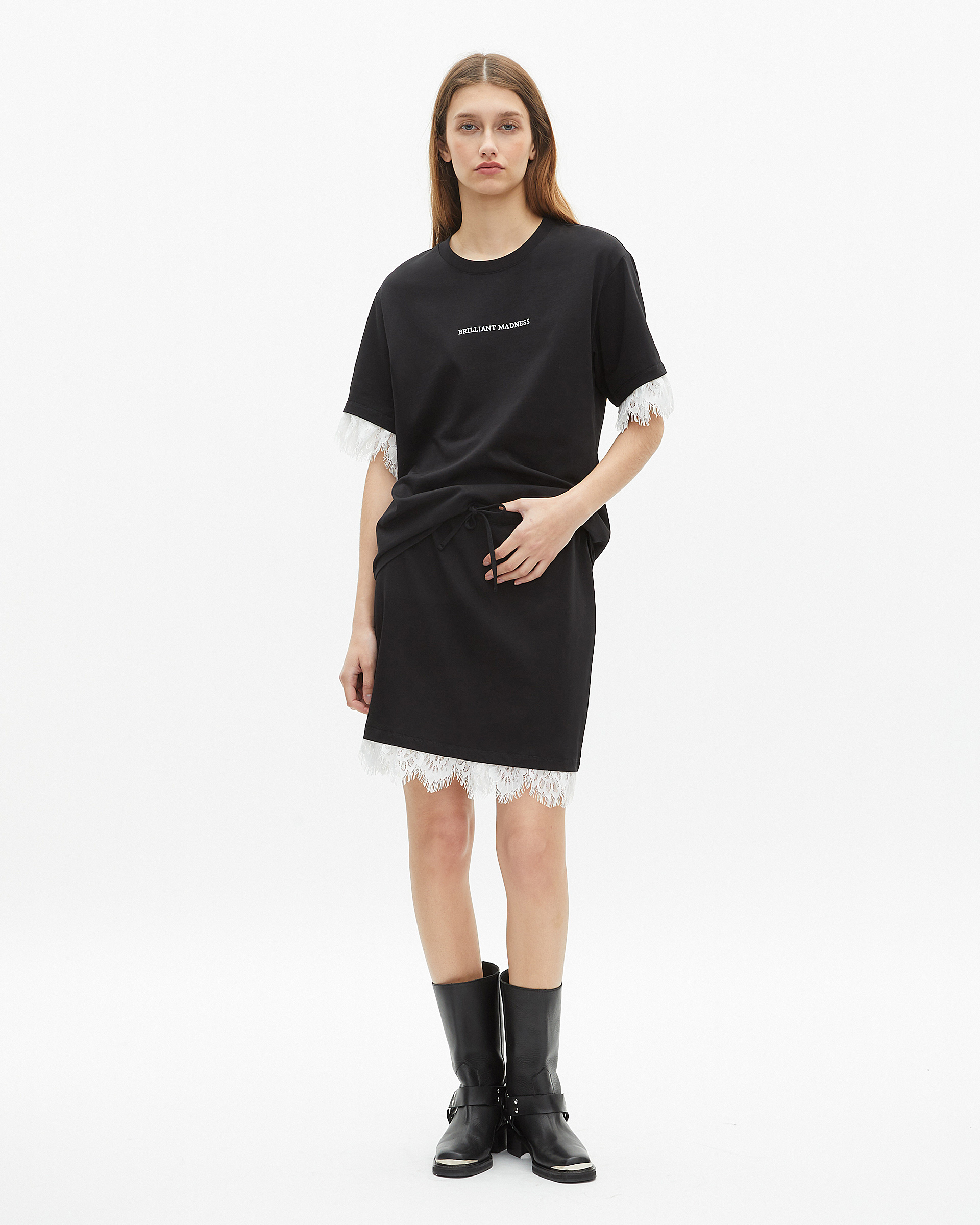 T-shirt with screen print and black lace