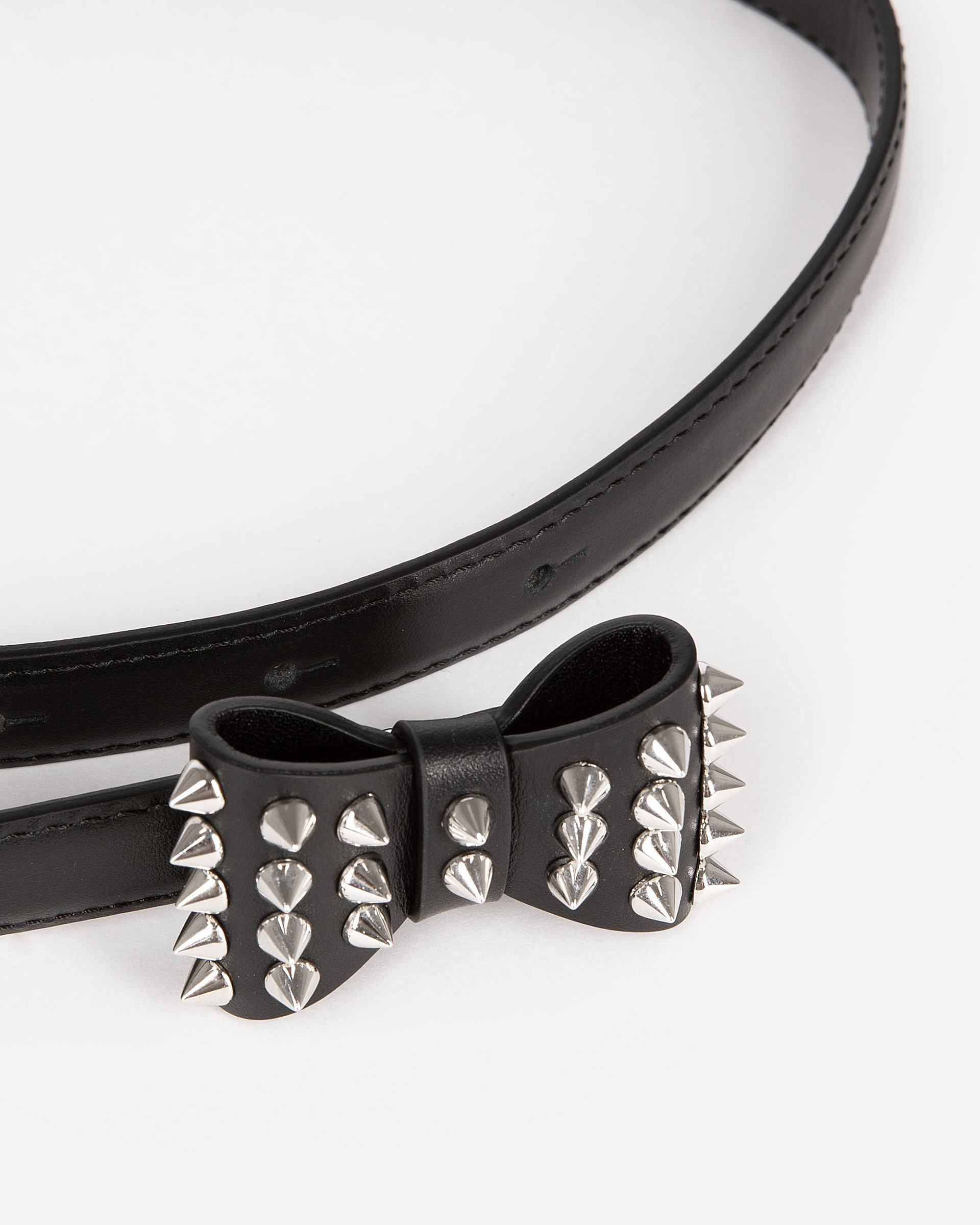 Slim black leather belt with bow
