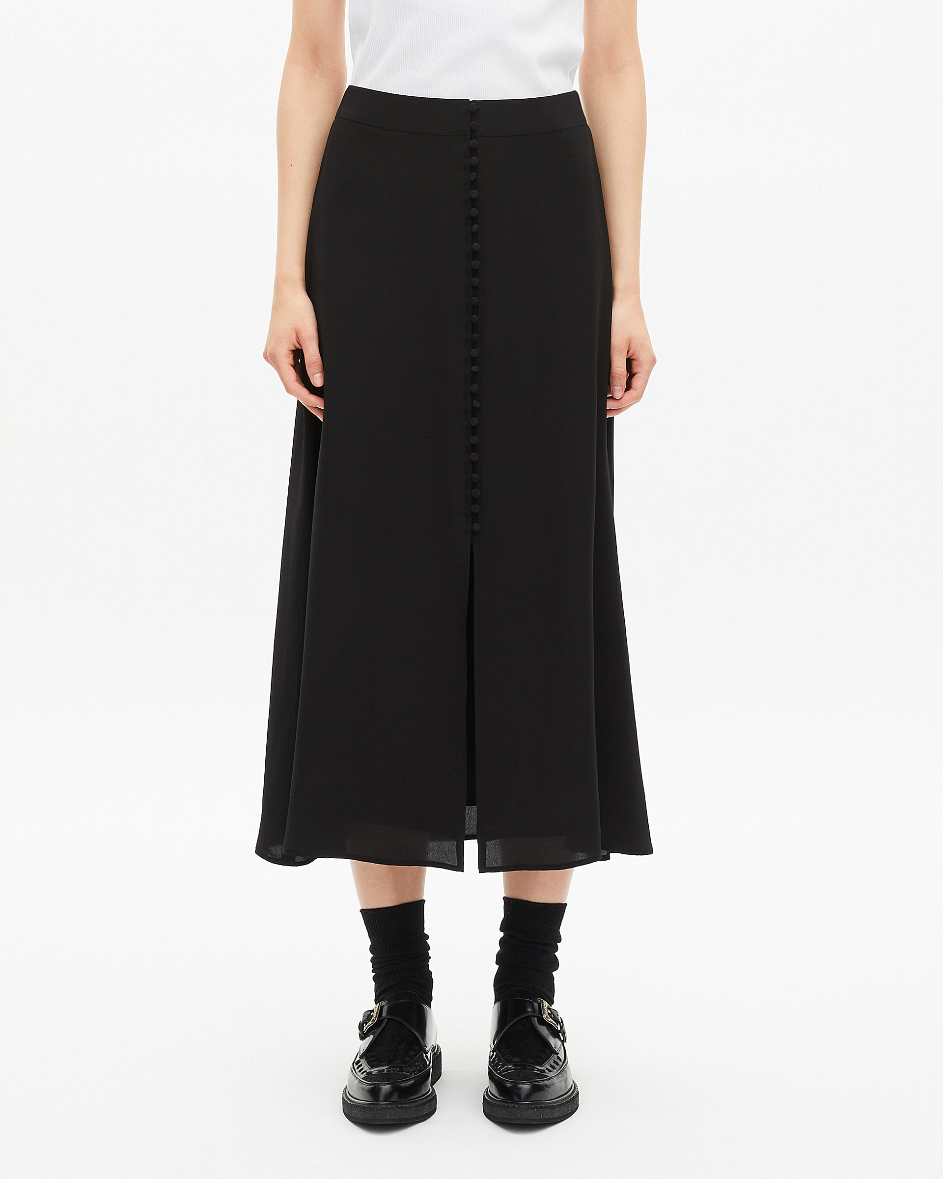 Long skirt in black silk