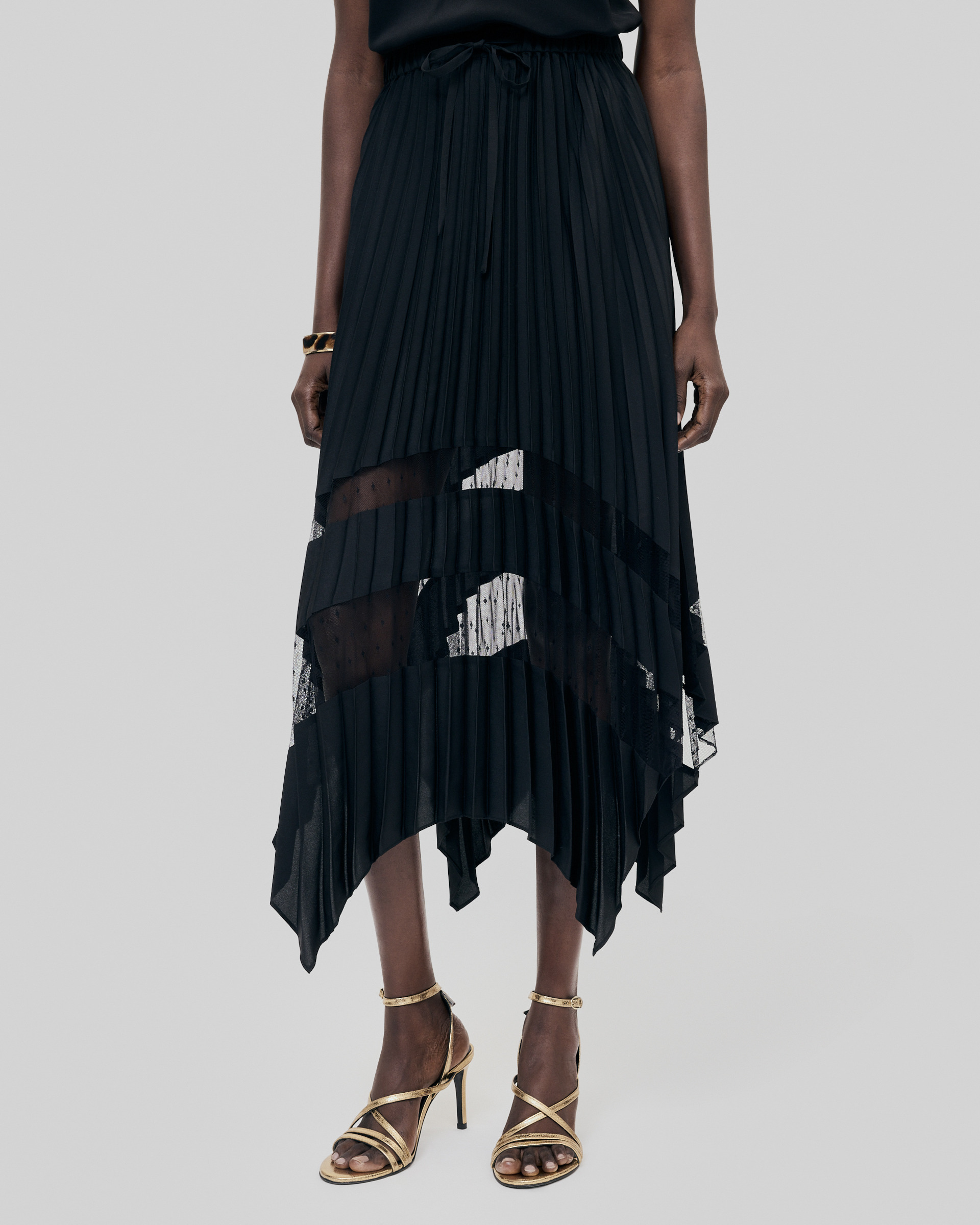 Long pleated skirt with black lace