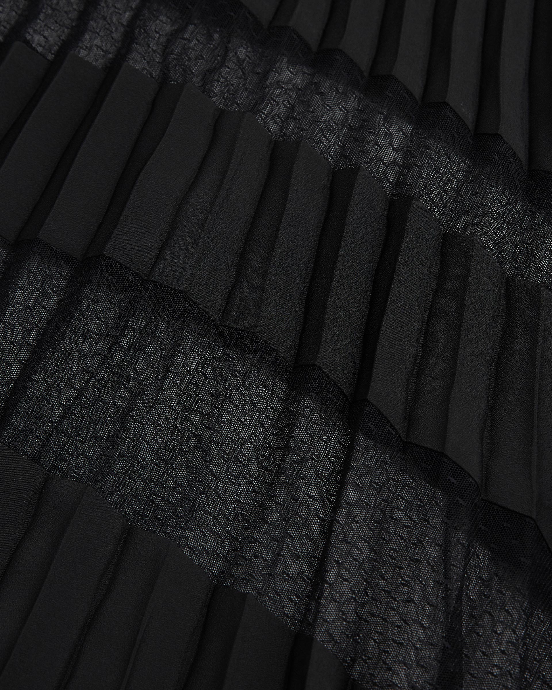 Long pleated skirt with black lace