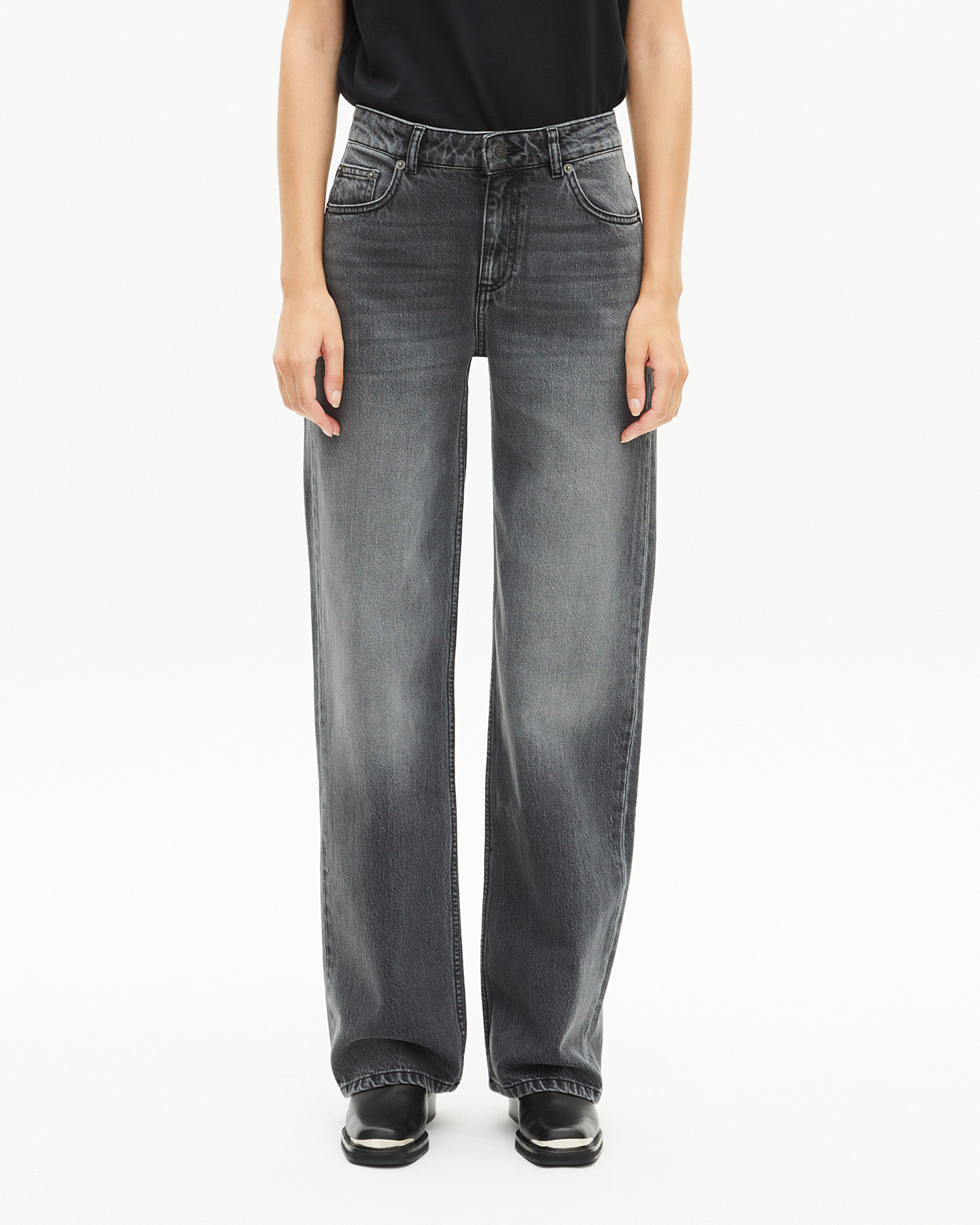 Black wide-leg jeans