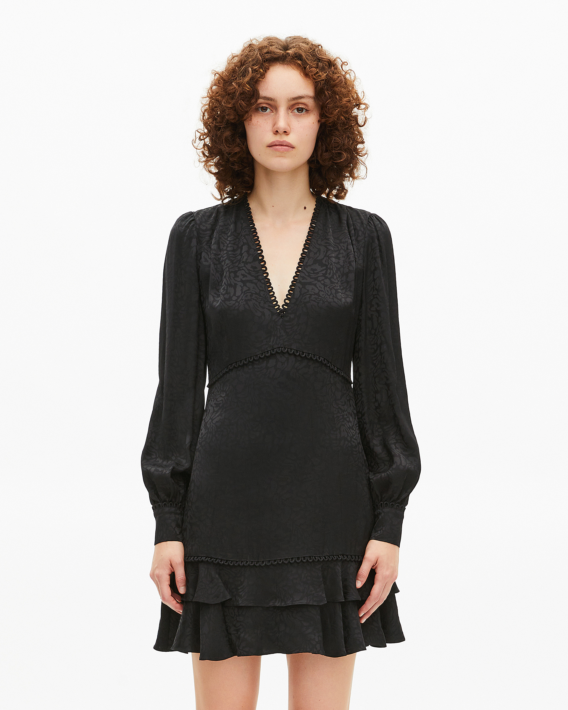 Short black leopard jacquard dress