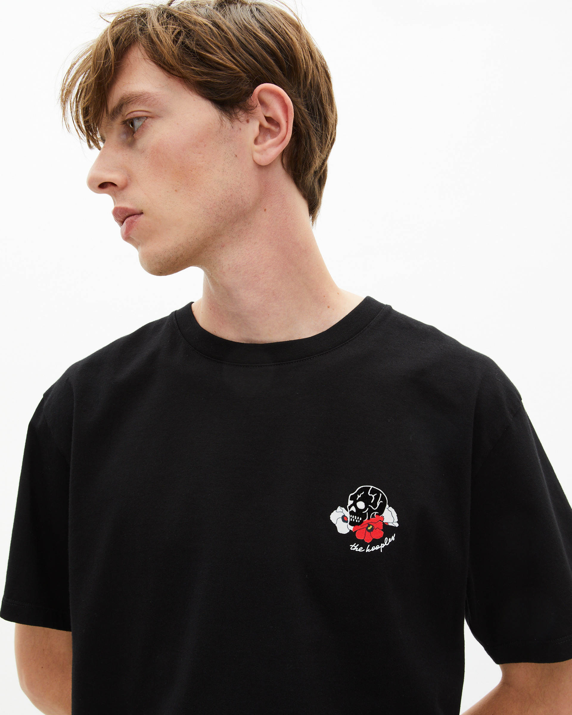 T-shirt with black skull flocking