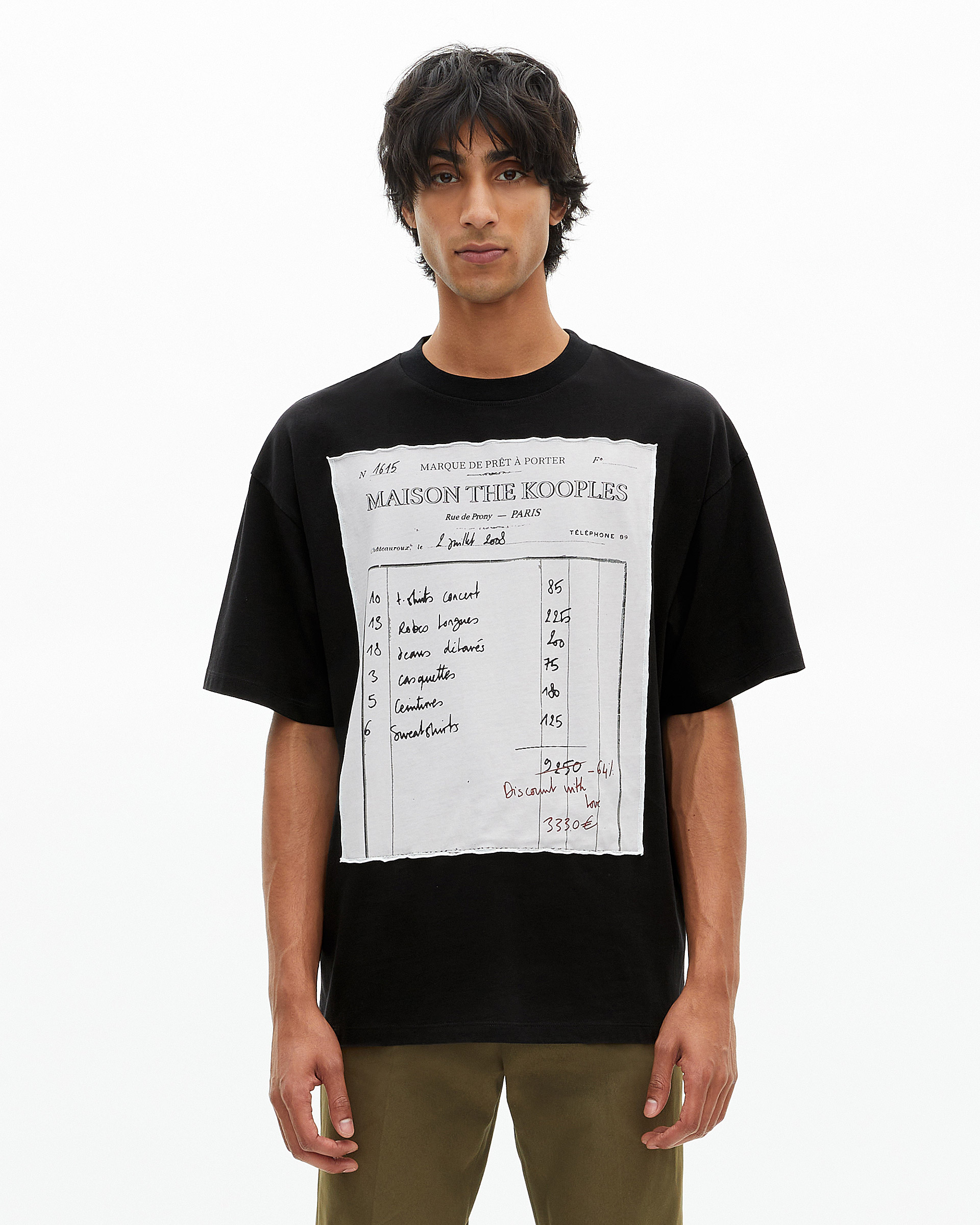Loose black T-shirt