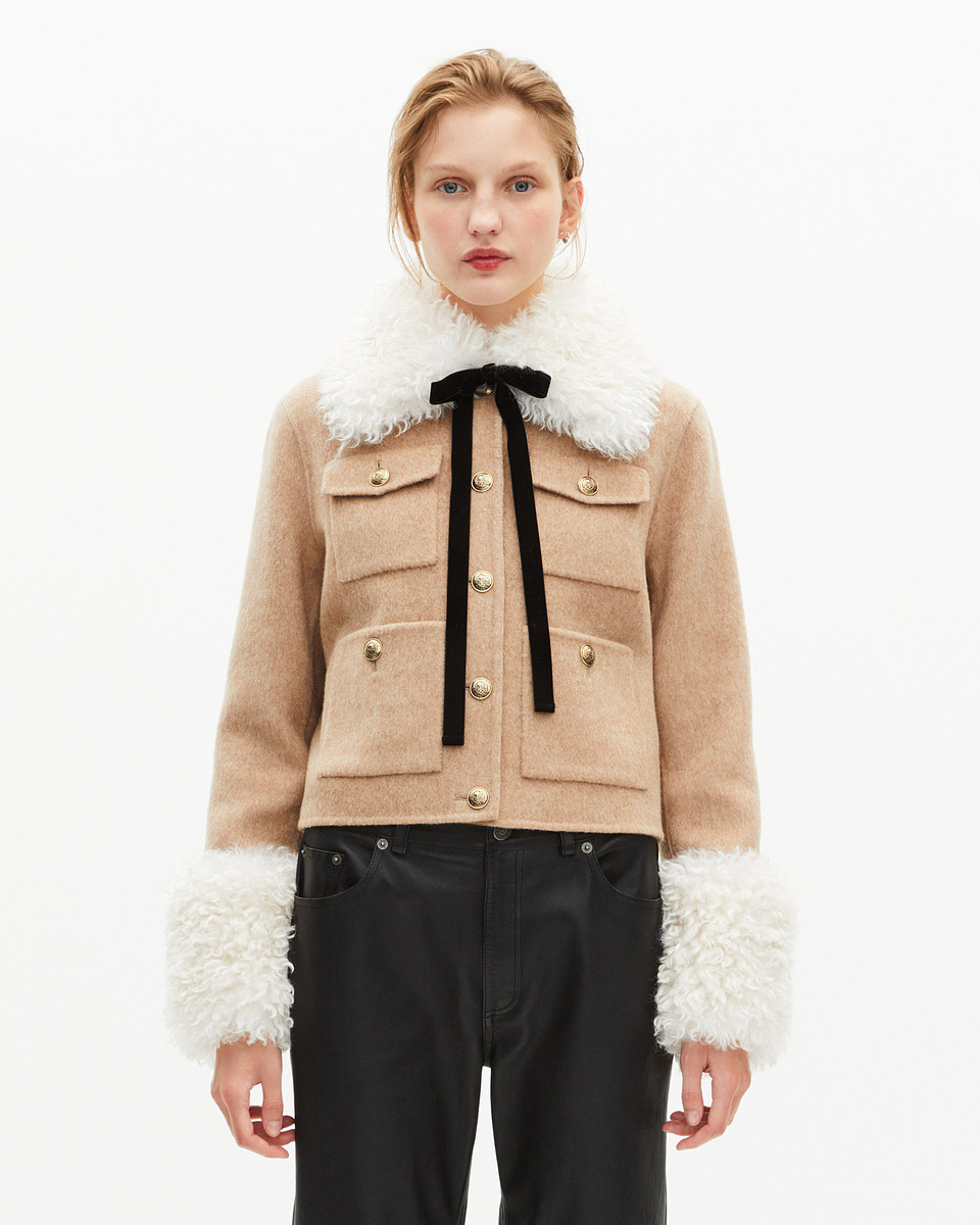 Short wool jacket with beige sherpa collar