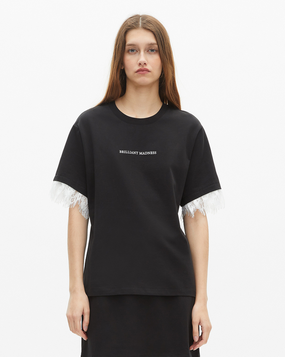 T-shirt with screen print and black lace