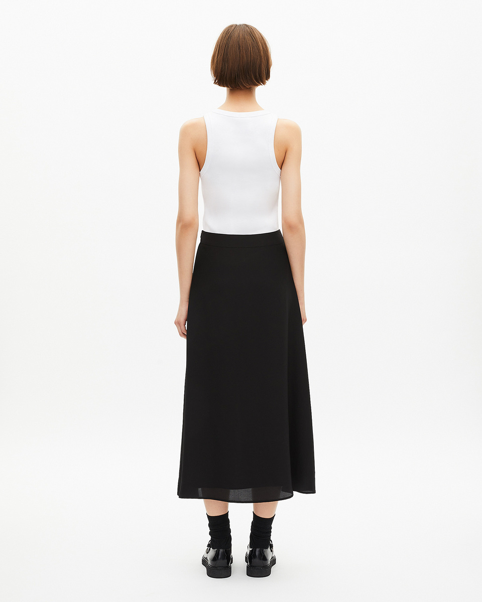 Long skirt in black silk