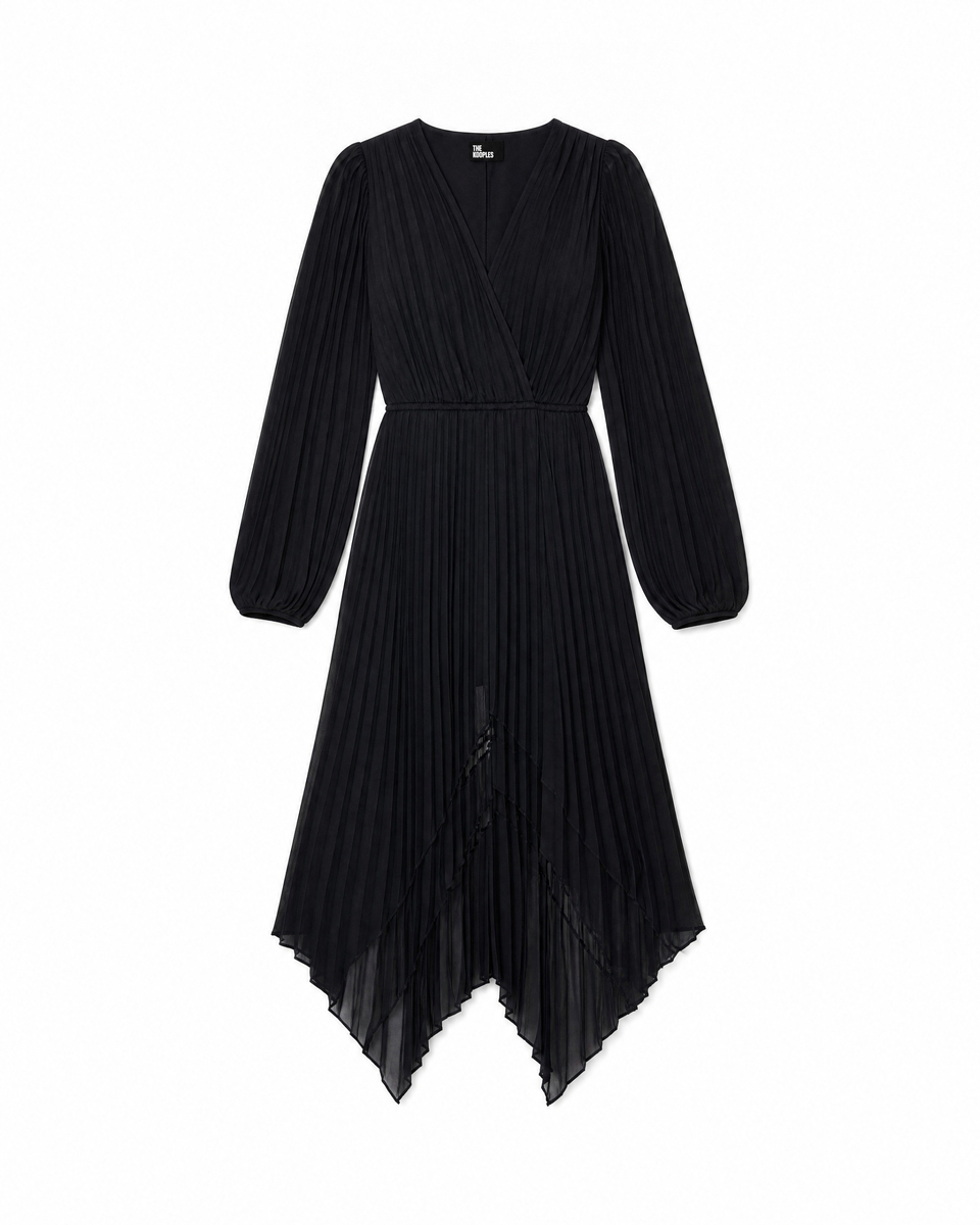 Long black pleated dress