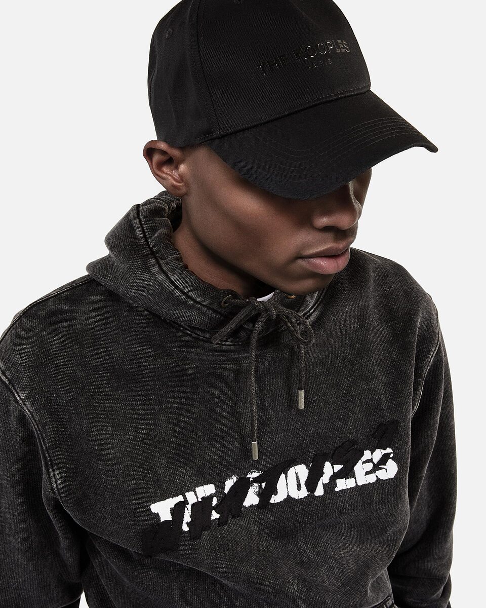 Logo black cap